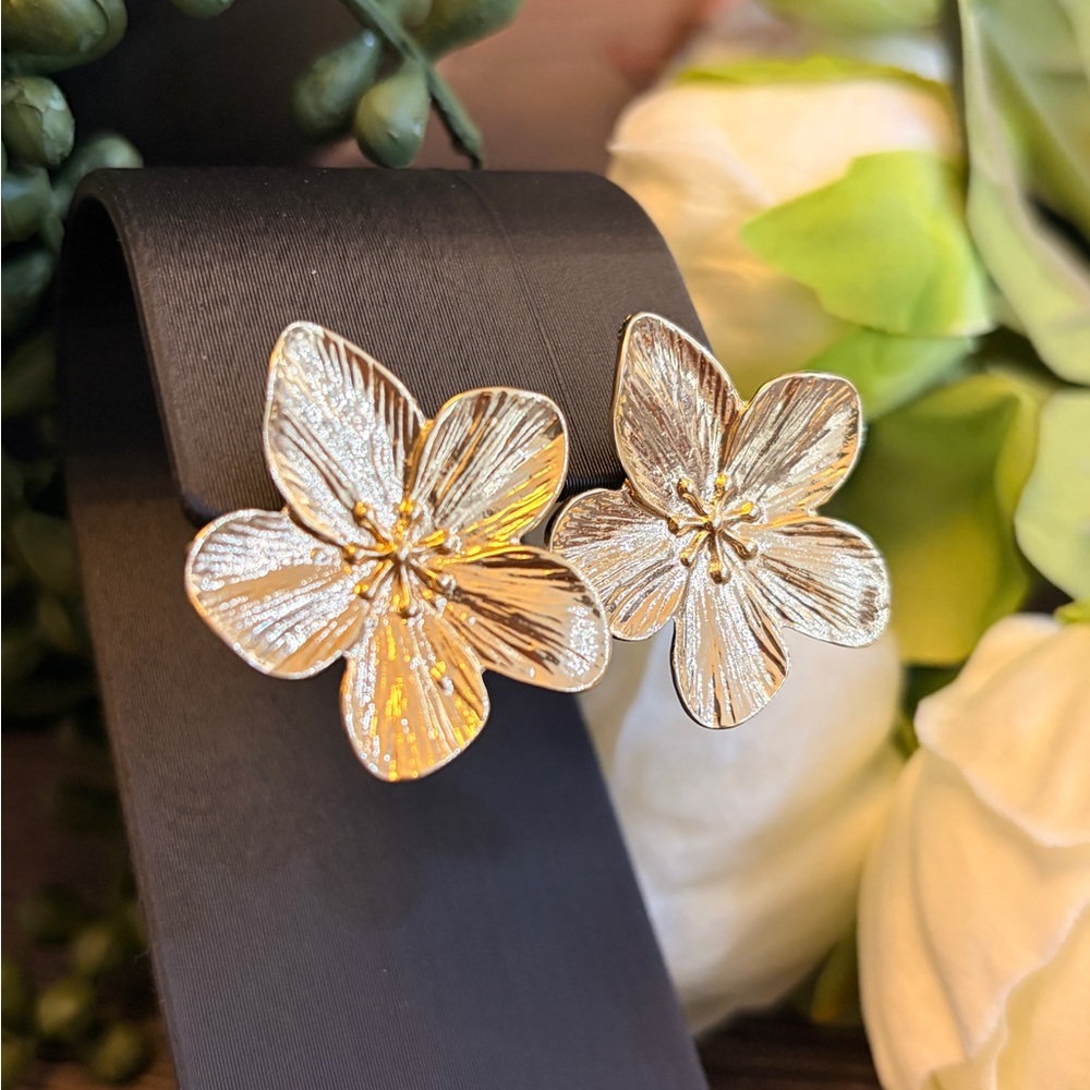 Elegant Gold plated Flower Earrings